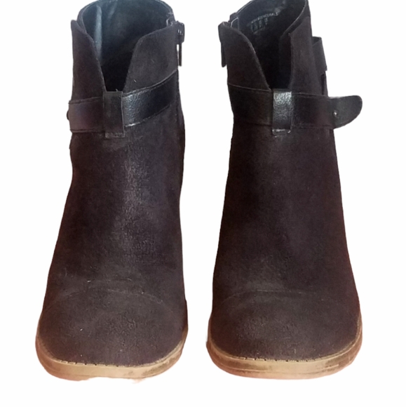 BOGO SALE Seventeen Ankle Boots - Picture 2 of 7